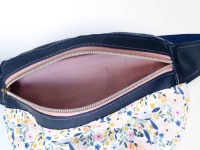 Bauchtasche // Crossbodybag Damen //Kunstleder blau Canvas Blumen // mille fleurs 3