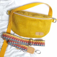 Bauchtasche Cord Damen // Crossbody Bag Cord senfgel curry mit Wechselgurt // Geschenk für Tochter