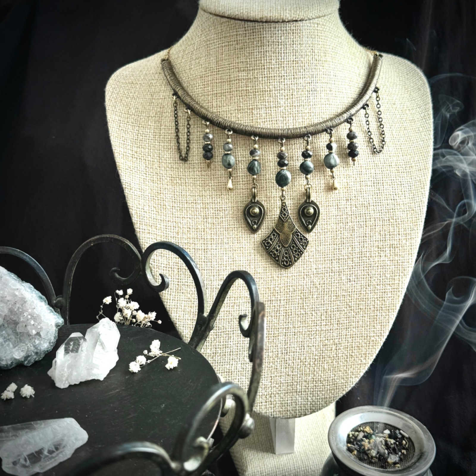 Necklace in an antique look with gemstone, bronze &amp; hawks eye