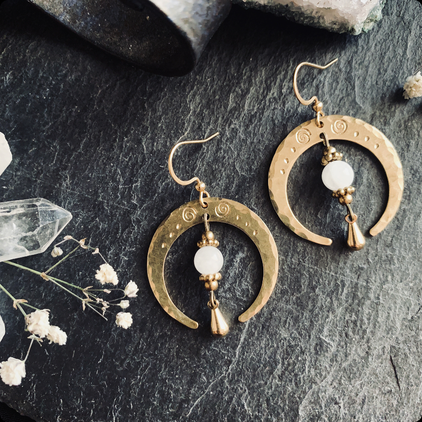 Moon-goddess earrings I Moonstone 3