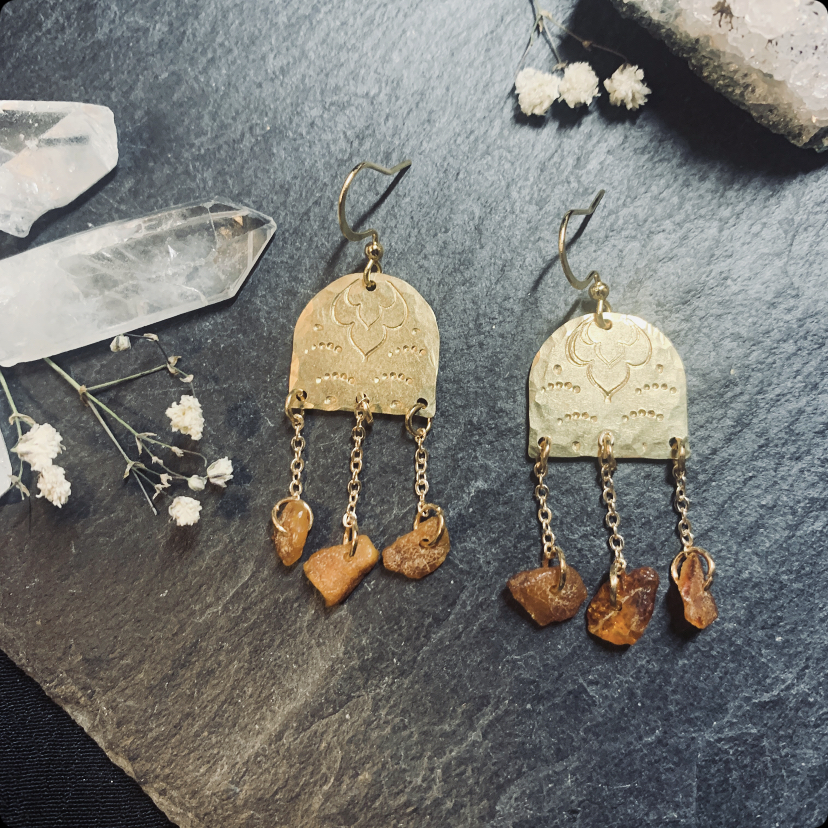 Hand-stamped earrings with baltic amber 2