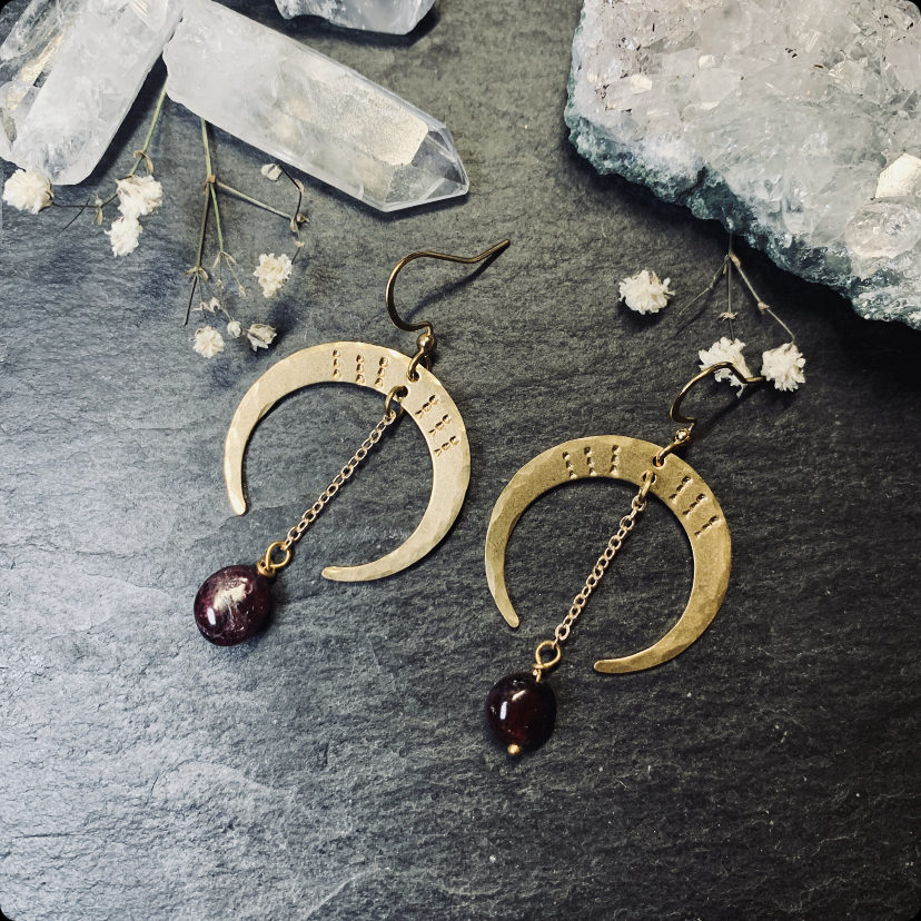 Moon-goddess earrings I Garnet, long 3