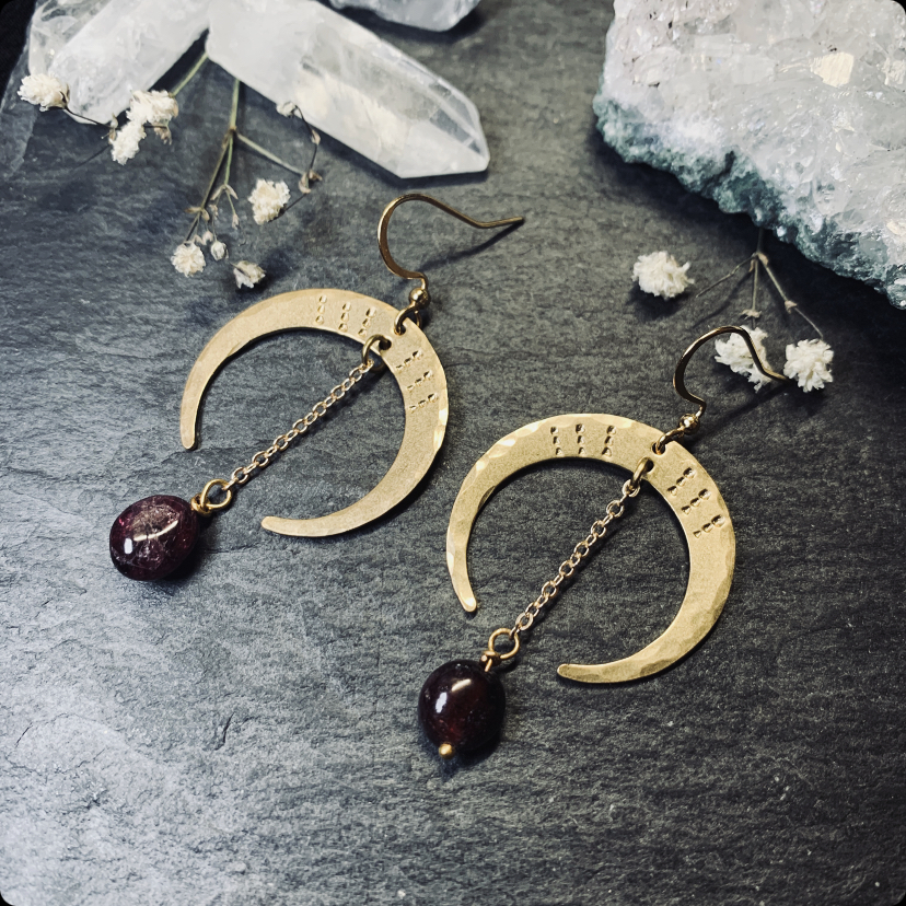 Moon-goddess earrings I Garnet, long 2