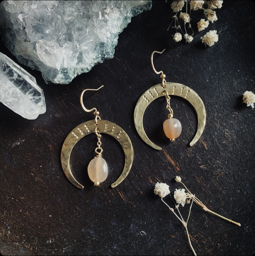 Moon-goddess earrings with sunstone