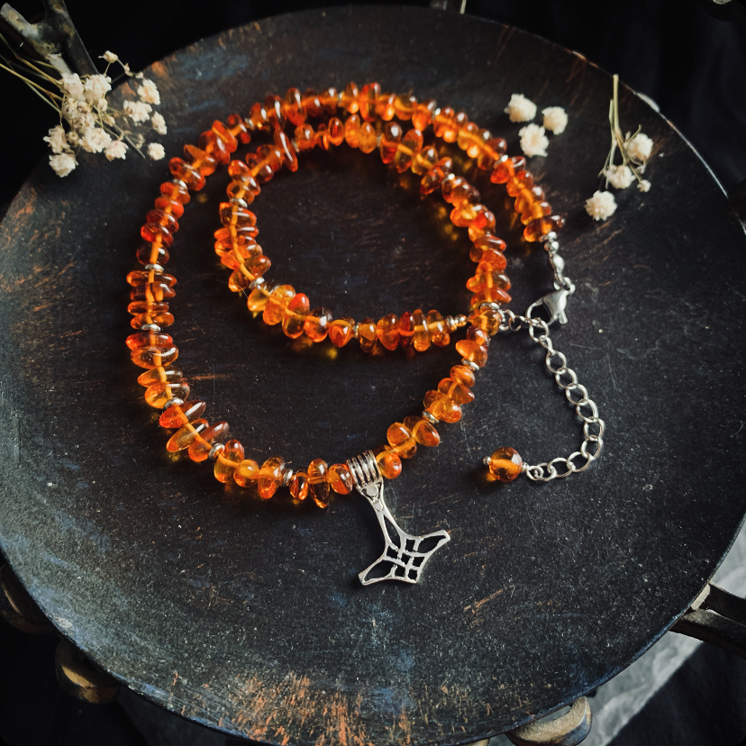 Mjölnir necklace with baltic amber 8