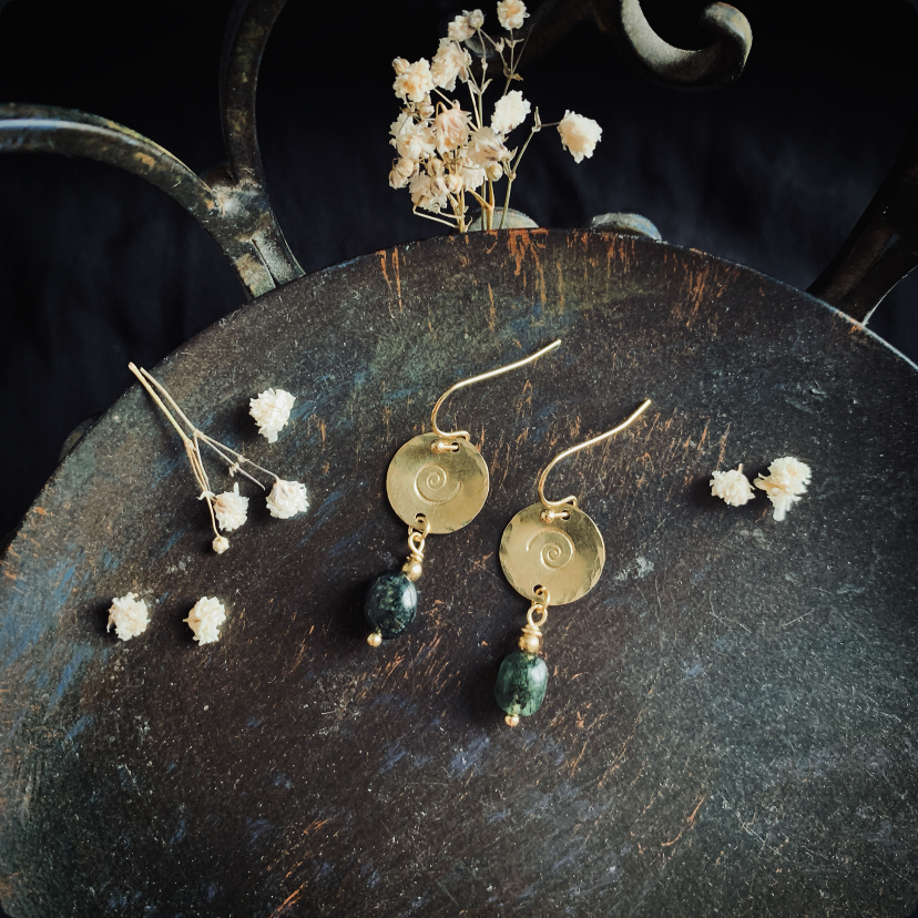 Delicate hanging earrings with spirals and rutilated quartz 3