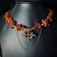 Necklace with Hiddensee pendant, made of bronze, with raw amber 2