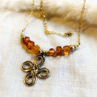 Historical necklace with baltic amber &amp; bronze knot pendant