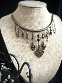 Necklace in an antique look with gemstone, bronze &amp; hawks eye 5