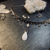 Antike Halskette, von Hand gestempeltes Collier aus rhodiniertem Messing 4