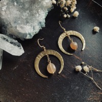 Moon-goddess earrings with sunstone 2