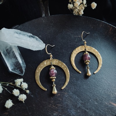 Moon-goddess earrings I lepidolite - brass, with lepidolite