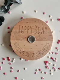 personalisierter Geburtstagsteller aus Holz mit Kerzenhalter und Gravur 2