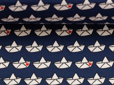 Baumwollstoff - Loveboat by Cherry Picking blau Papierboote mit Herzen maritim - Baumwollstoff maritim Schiffe