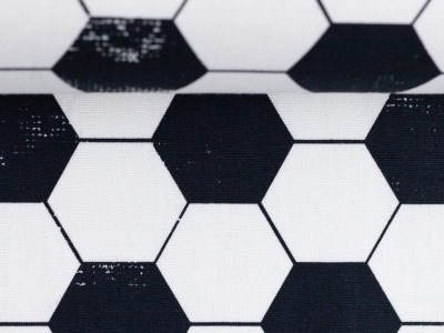 Baumwolle Fußball schwarz weiß Kim Swafing Meterware - Baumwollstoff Fußballmuster Schultütenstoff