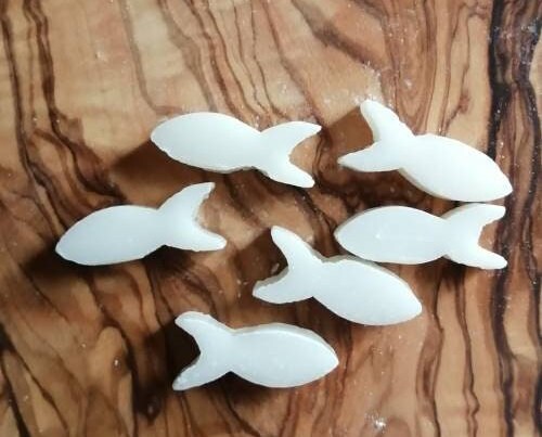 weiße Fische Geschenke für Gäste handgefertigter Duftseife aus Schafmilchseife Fische classic