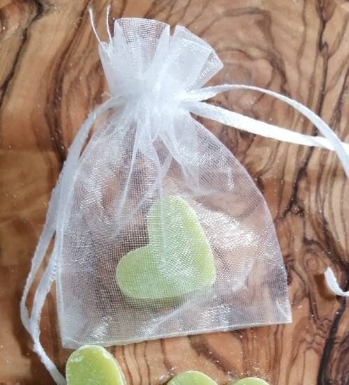 Seifenherzen Lemongras grün Geschenke für Gäste handgefertigter Duftseife aus Schafmilchseife