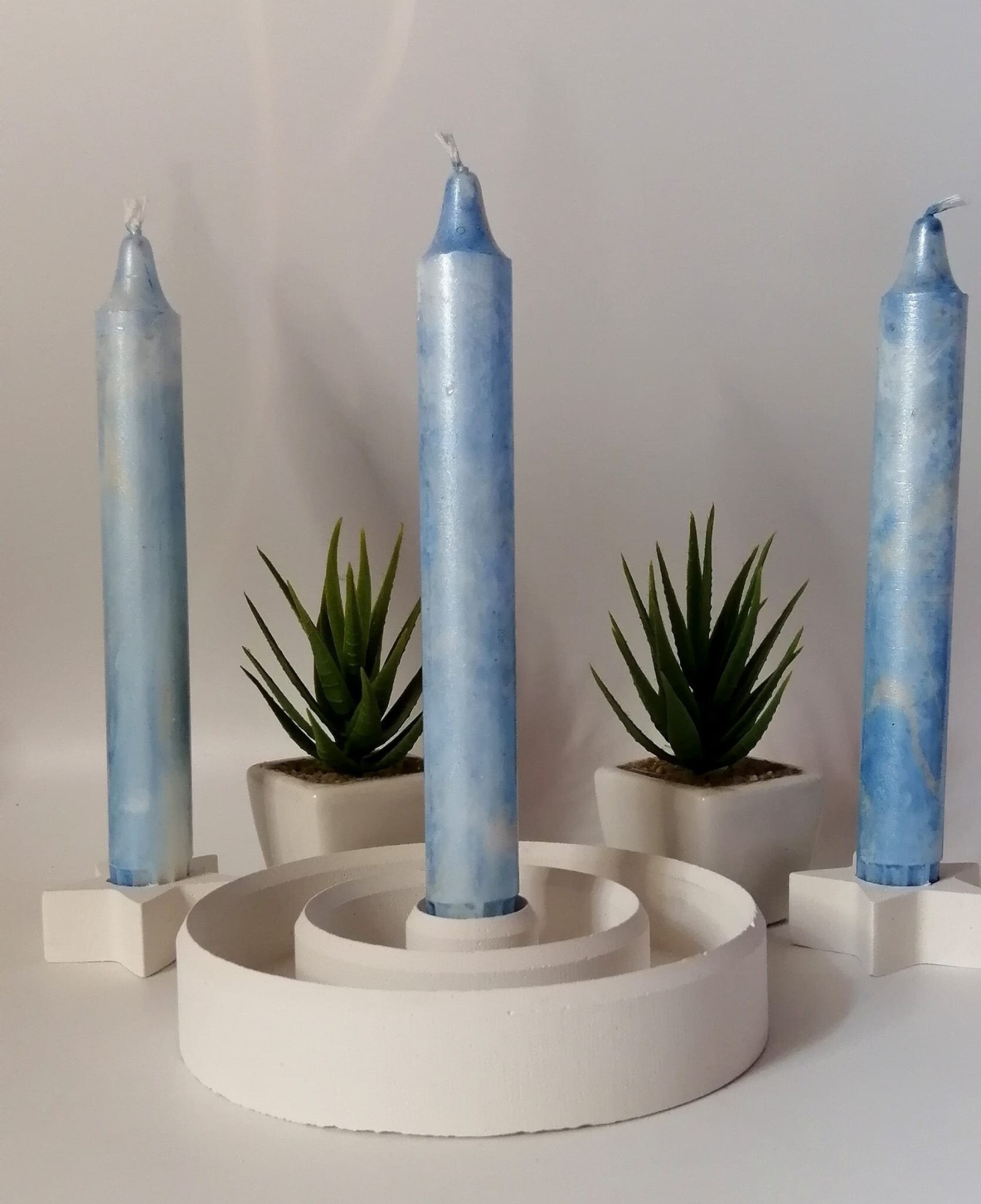 Marmorierte Stabkerze in blau und silber Luxuskerze besondere Tischdeko Weihnachten Hochzeit handgef