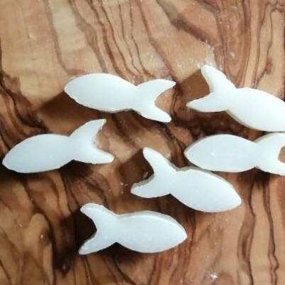 weiße Fische Geschenke für Gäste handgefertigter Duftseife aus Schafmilchseife Fische classic