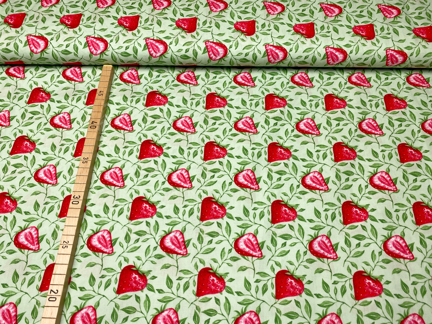 Stoff Erdbeere - 100 Baumwolle - Patchwork - grün - Erdbeeren 2