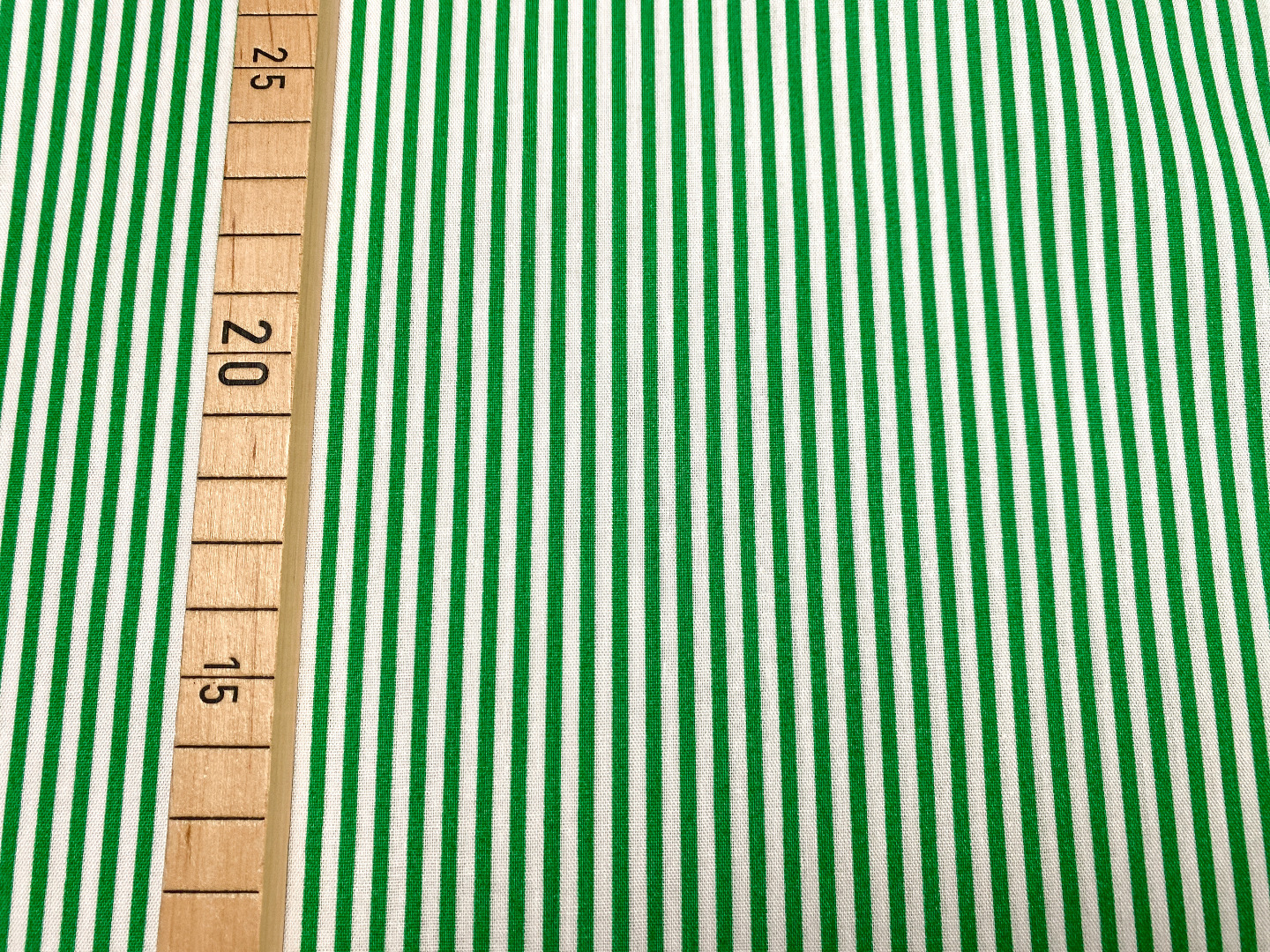 Stoff Streifen - weiß/grün - 100 Baumwolle - Patchwork 3