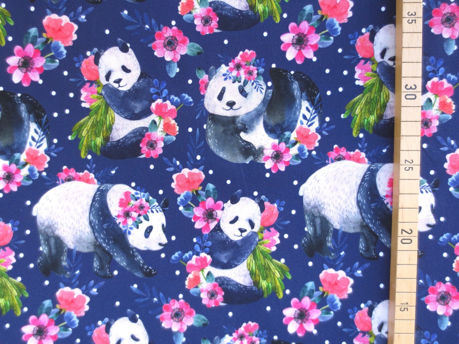 Jersey Panda - Pandamädchen mit Blumen - Pandabär
