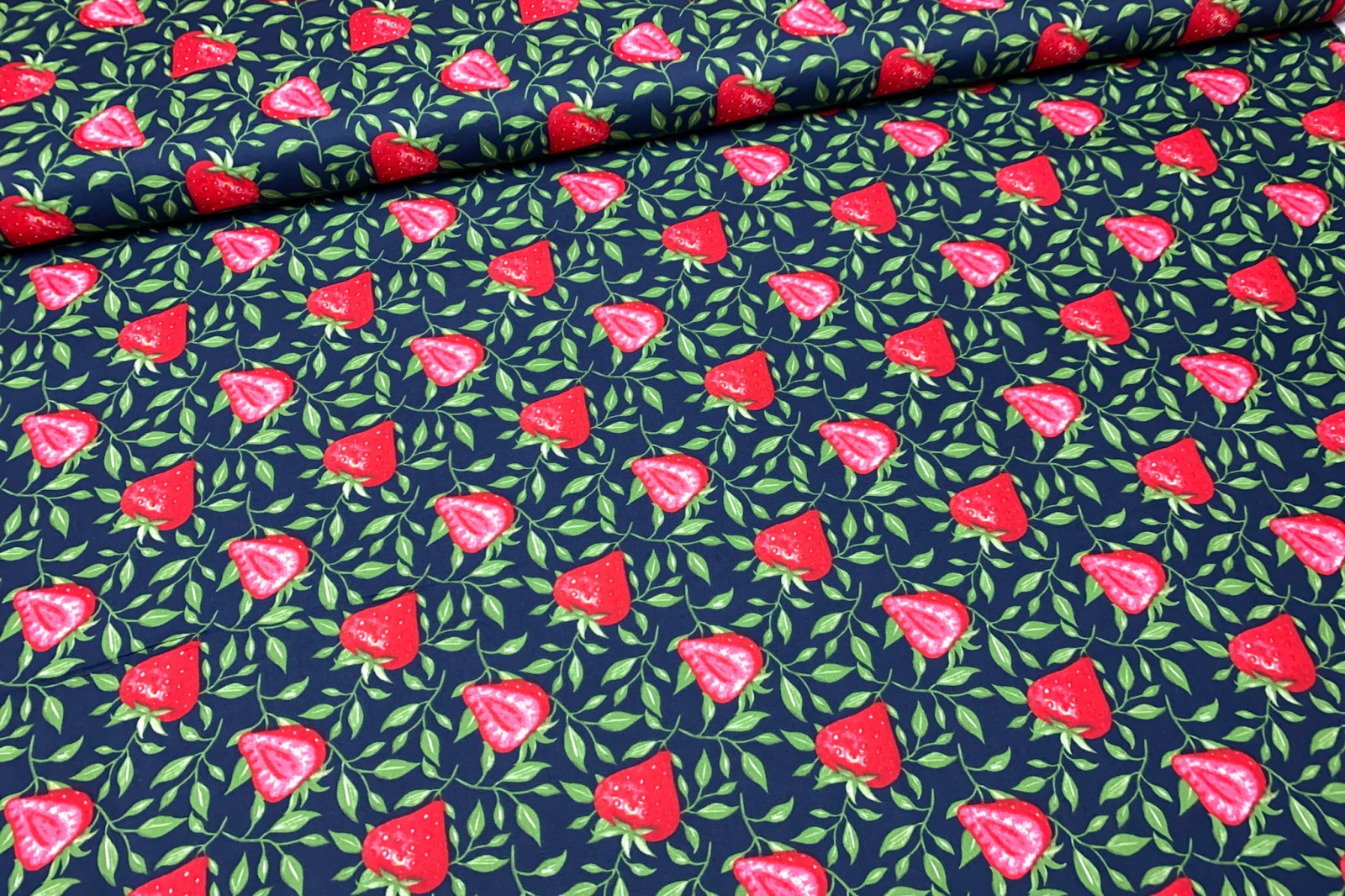Stoff Erdbeere - 100 Baumwolle - Patchwork - dunkelblau - Erdbeeren 5