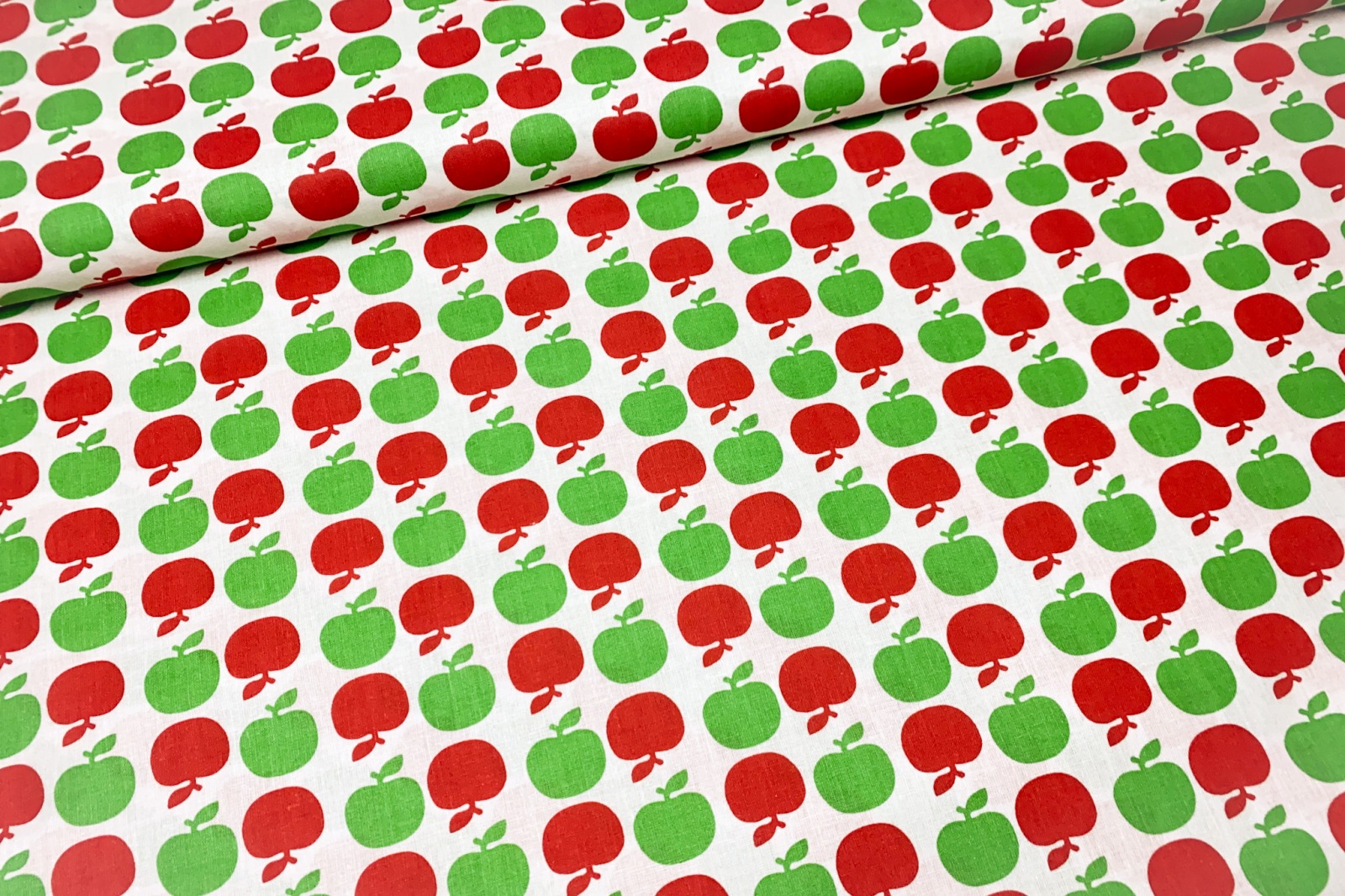 Stoff Apfel weiß | grüne und rote Äpfel | 11,00 EUR/m 4