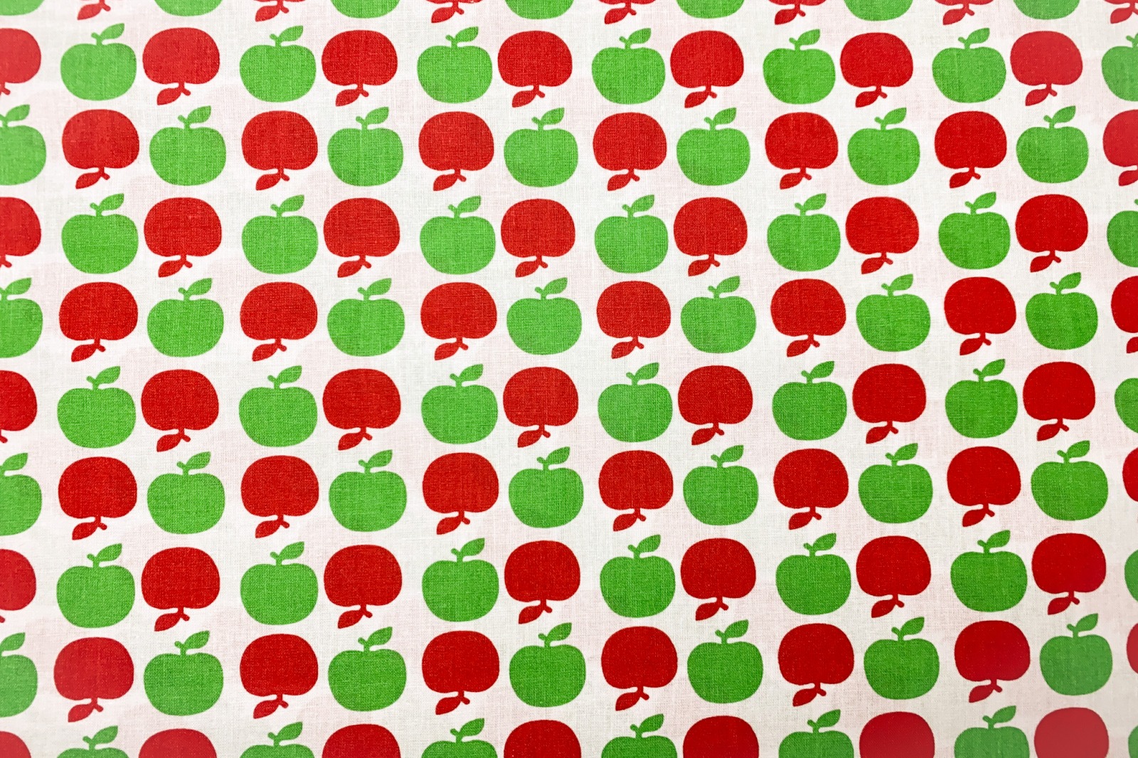 Stoff Apfel weiß | grüne und rote Äpfel | 11,00 EUR/m 3