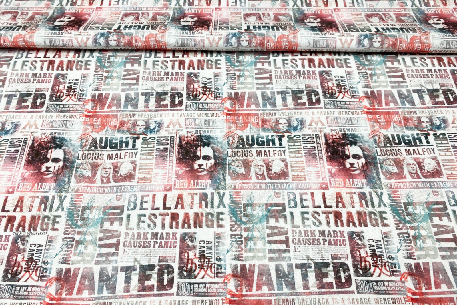 Harry Potter Stoff - Bellatrix Lestrange - weißgrundig - Zeitung - 13,00 EUR/m - 100% Baumwolle -