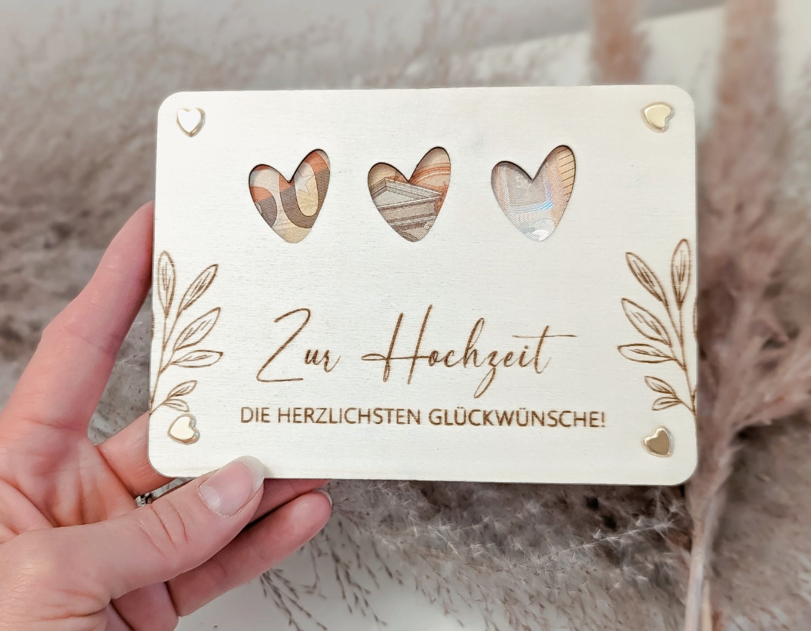 liebevolle Verpackung für ein Geldgeschenk zur Hochzeit 3