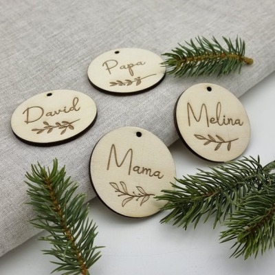 Gift tags with names made of wood - different motifs and sizes