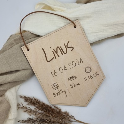 Wimpel aus Holz mit Name und Geburtsdaten - Holzschild personalisiert