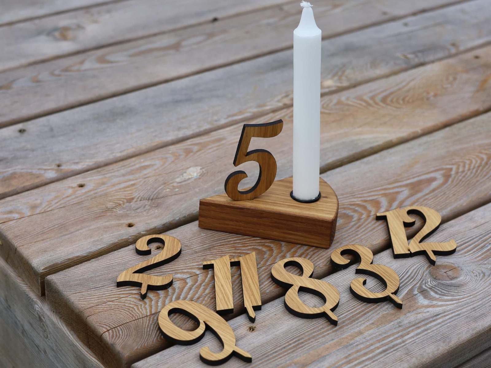 Deko zum Geburtstag, Tortenstück mit Kerze, Kerzentülle und Zahlen von 1-12, aus Holz, Kuchenstüc