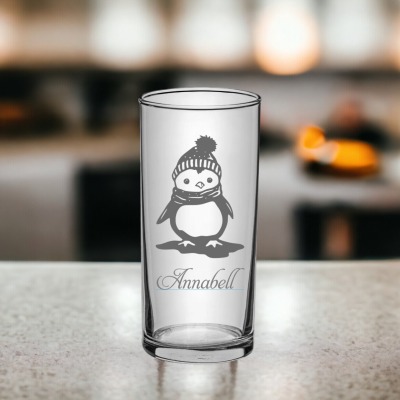 Graviertes Pinguin Trinkglas Einzigartiges Geschenk für jeden Anlass, mit Namen personalisiert