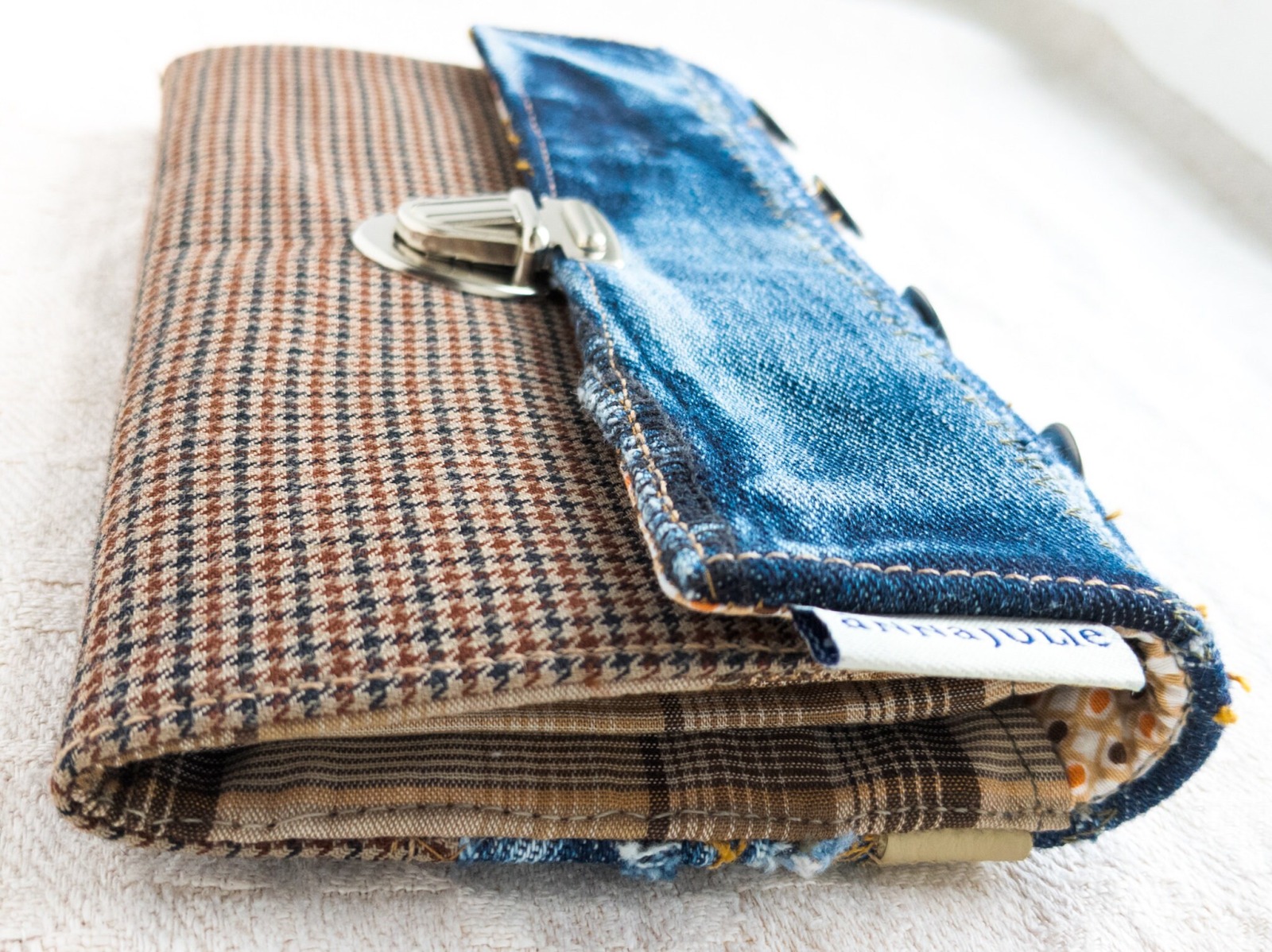 Upcycled wallet | 19 cm/ 7.5 wide | jeans | blue | jacket fabric | brown | checkered | beige inside