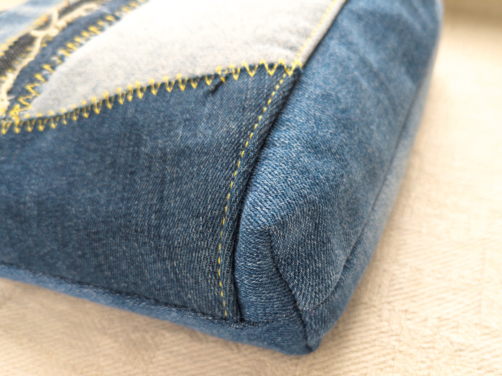 Gürteltasche | Upcycling | Jeans | blau| Patchworklook | blau | Reißverschluss | Label |