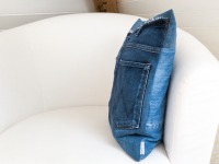 Upcycling-Kissenhülle | Jeans | 40 cm/ 15,75 | quadratisch | Statement start with yes | gestempelt