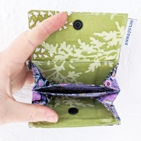 Geldbörse | mini | blumig | dunkelblau | lila | innen grün | Pflanzenmotive | Geschenk für