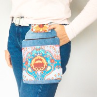 Gürteltasche | Upcycling | Jeans | blau| opulentes Muster | bunt | Reißverschluss | Geschenk Lehre