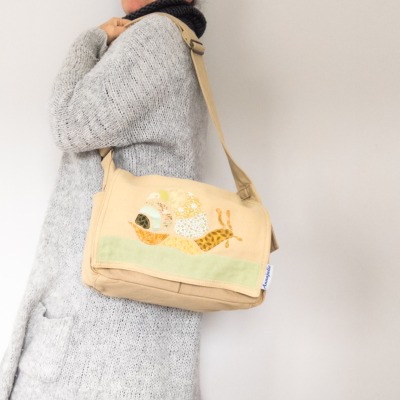 B-goods | shoulder bag | canvas | beige | appliqué | snail | green | patchwork | gift for her -