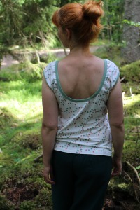 Damen T-Shirt Säby , Stoffmuster wählbar, T-Shirt mit tiefen Rückenausschnitt, smalandkids