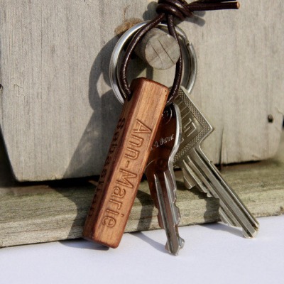 Schlüsselanhänger personalisiert - Holzbarren | Eiche | 50x10
