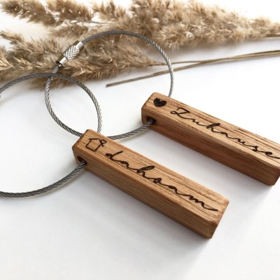 Schlüsselanhänger personalisiert - Holzbarren | Eiche | 50x10