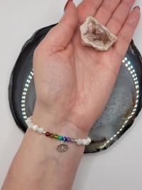 Chakra Armband mit 6mm Muschel Perlen und S925 Silberschmuck - etwas Besonderes, auch toll als