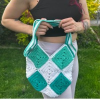 grannysquare Häkeltasche, grün weiß, Shopper, handgemachte Einkaufstasche als Geschenk,