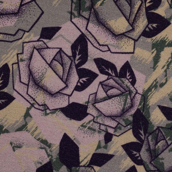 Sweat 1840 EUR/m Rosen mit Camouflage Hintergrund altrosa flieder lila angeraut Rosie Swafing Meterw