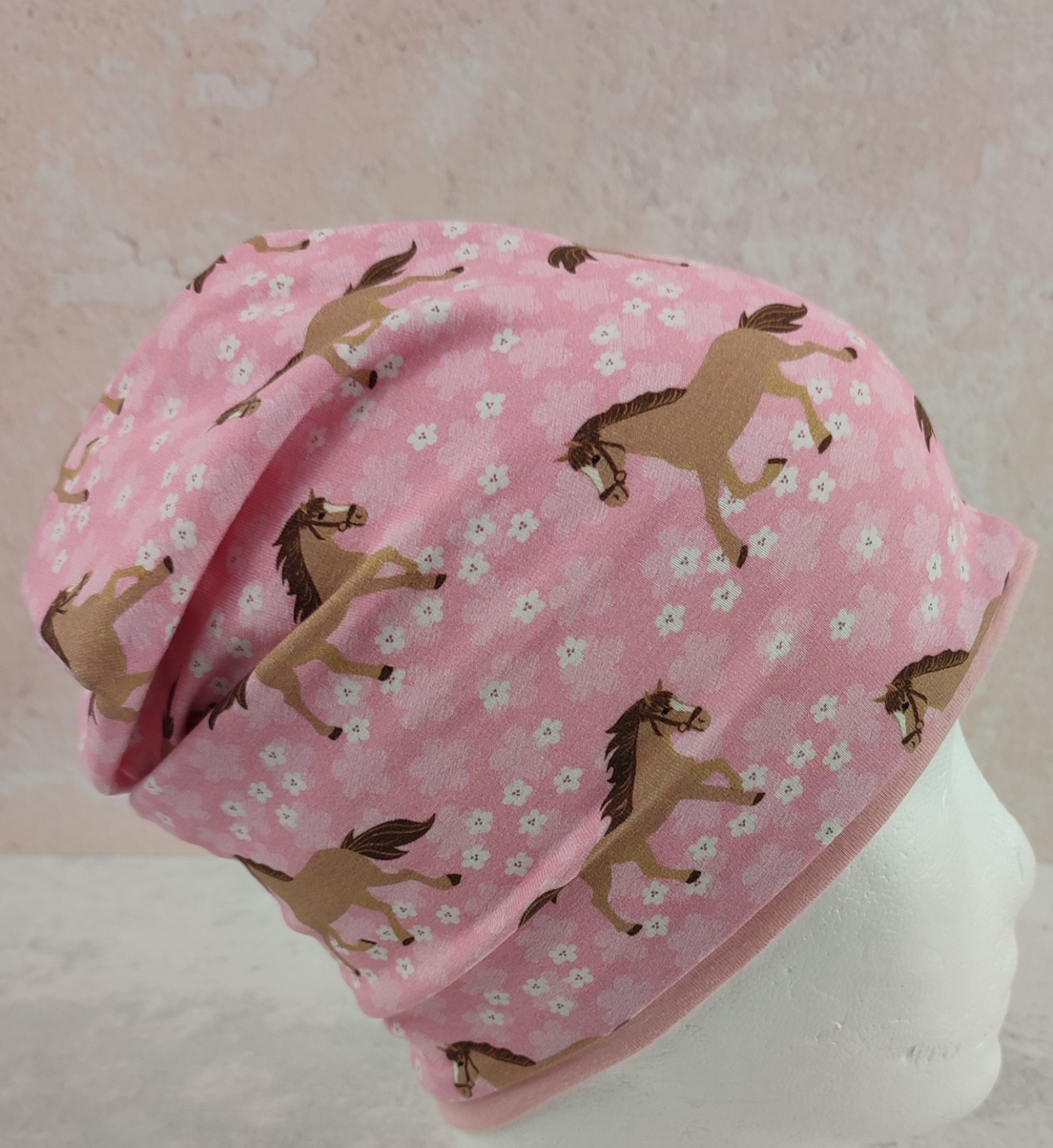 Beanie für kleine Mädchen - Kindermütze aus Jersey in rosa mit Pferden und Blumen Größe ca 44 - 48 cm Kopfumfang 2