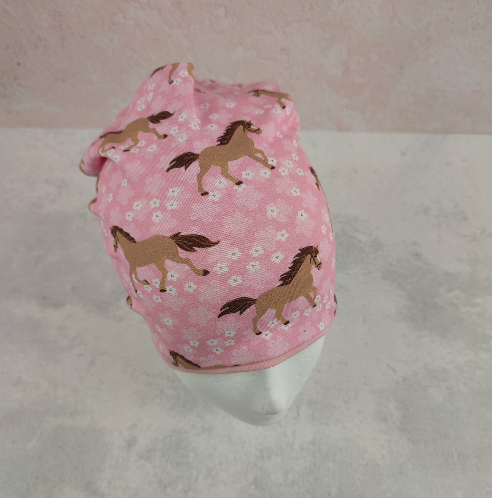 Beanie für kleine Mädchen - Kindermütze aus Jersey in rosa mit Pferden und Blumen Größe ca 44 - 48 cm Kopfumfang 3