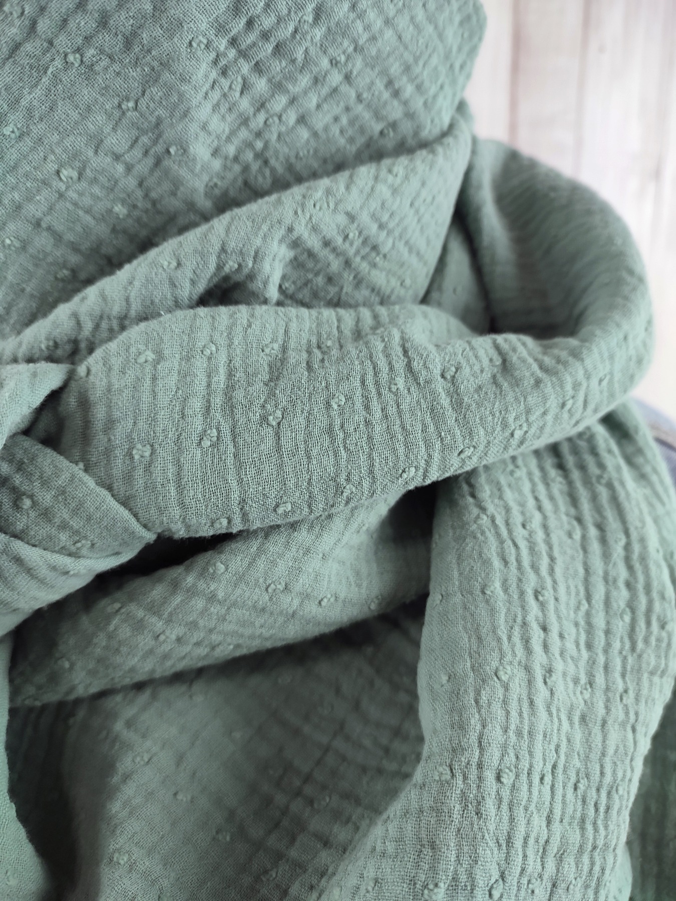 Tuch Dreieckstuch Musselin Damen Schal salbei mit aufgewebten Tupfen XXL Tuch aus Baumwolle Mamatuch